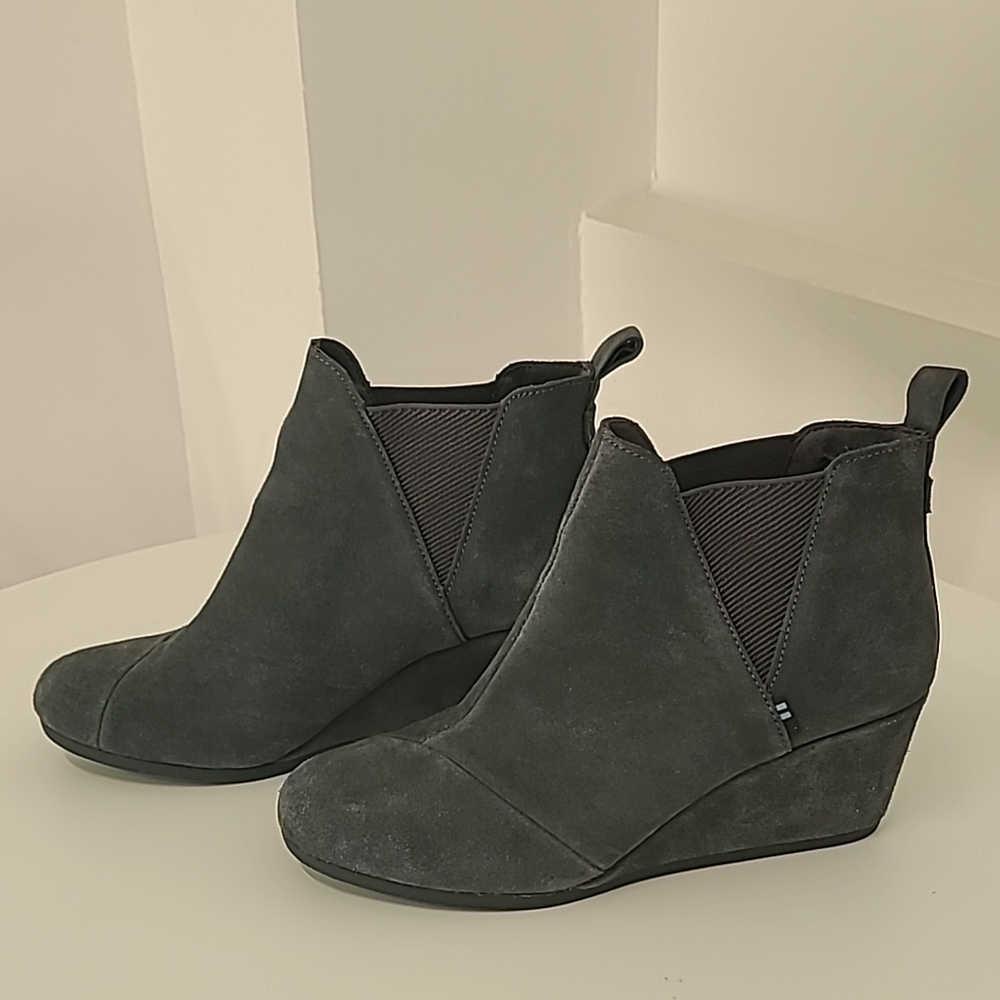 Last Chance! Toms Women's Suede Ankle Boots - Charcoal size 9.5